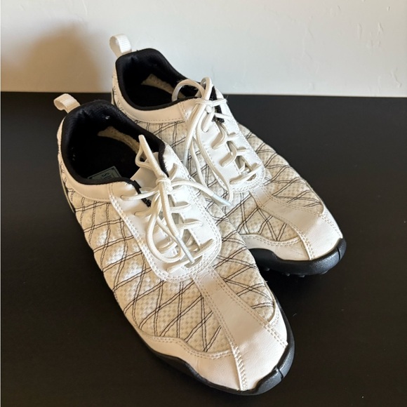FootJoy Shoes - NWT FOOTJOY Women's SuperLites Lopro Spikeless Golf Shoes